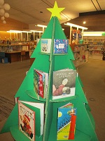 絵本のツリー② IMG_1004.JPG